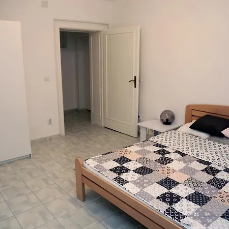 アパート Petars ベオグラード